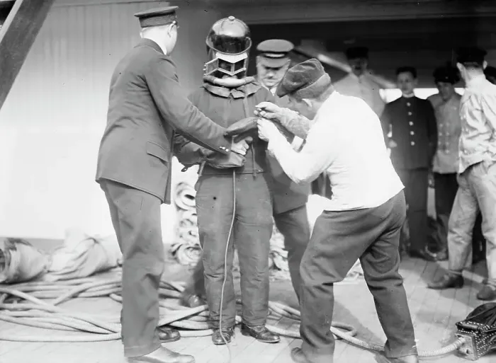 Framed Print : On KAISER WILHELM II - Buttoning up a fire-fighter, between c1910 and c1915. Creator: Bain News Service Framed Print : On KAISER WILHELM II - Buttoning up a fire-fighter, between c1910 and c1915. Creator: Bain News Service