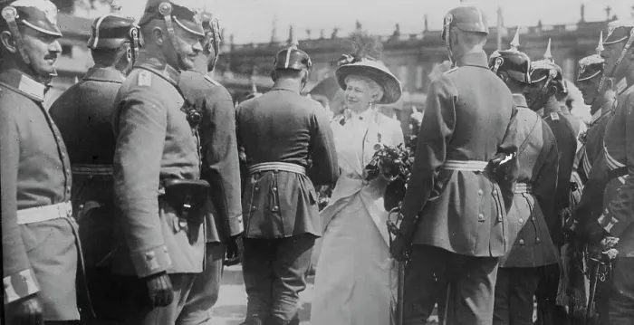Framed Print : Kaiserin gives roses to departing officers, between 1914 and c1915. Creator: Bain News Service Framed Print : Kaiserin gives roses to departing officers, between 1914 and c1915. Creator: Bain News Service