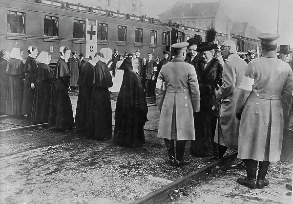 Kaiserin visiting a train of the wounded at Breslau, between 1914 and c1915. Creator: Bain News Service