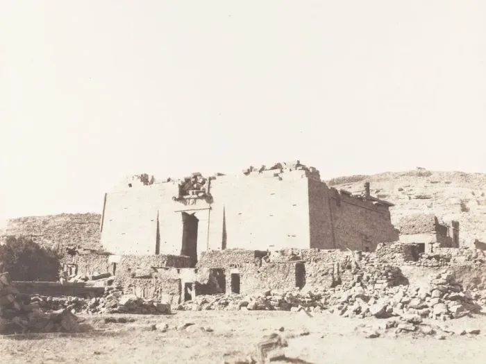 Framed Print : Kalabcheh (Talmis), Ruines du temple - Facade et Mur d Enceinte, 1851-52 Framed Print : Kalabcheh (Talmis), Ruines du temple - Facade et Mur d Enceinte, 1851-52