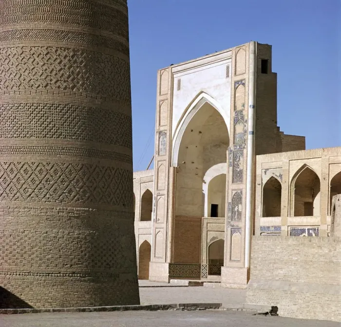 Framed Print : Kalian Mosque in Bukhara, 16th century Framed Print : Kalian Mosque in Bukhara, 16th century