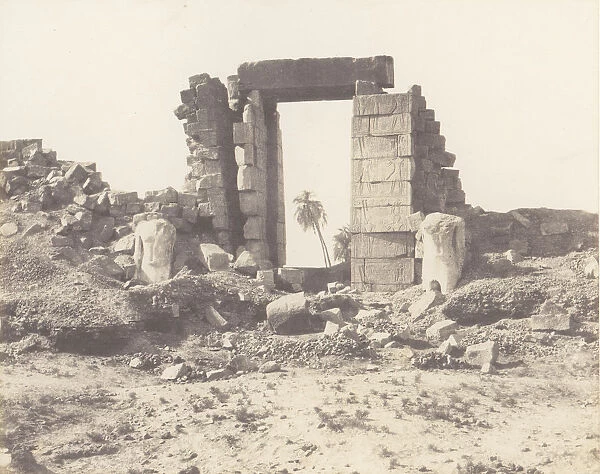 Karnak (Thebes), Premier Pylone - Ruines de la Porte et des Colosses
