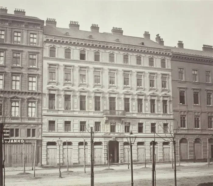 Framed Print : Karnthner-Ring No. 6, Wohnhaus des Herrn A. J. H. Kann, 1860s. Creator: Unknown Framed Print : Karnthner-Ring No. 6, Wohnhaus des Herrn A. J. H. Kann, 1860s. Creator: Unknown