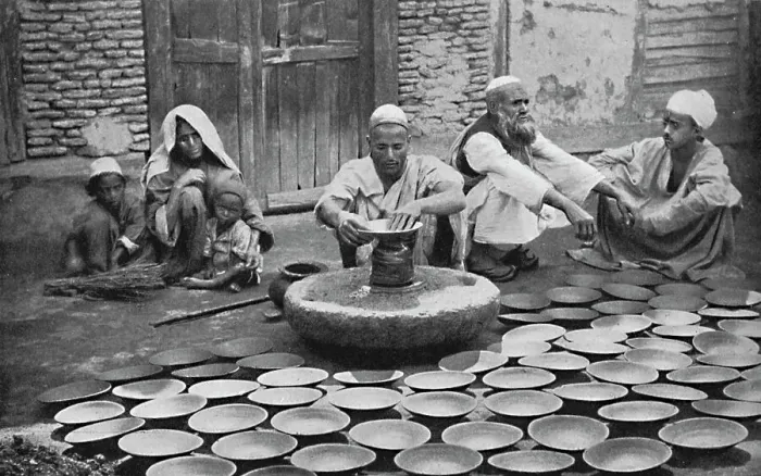 Framed Print : Kashmiri potters at work, 1902. Artist: Bourne & Shepherd Framed Print : Kashmiri potters at work, 1902. Artist: Bourne & Shepherd