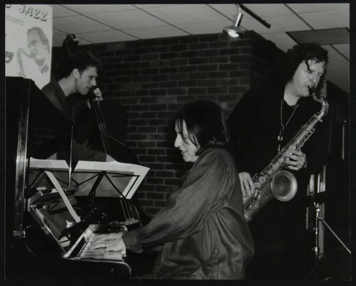 Framed Print : The Kate Williams Quartet playing at The Fairway, Welwyn Garden City, Hertfordshire, 20 April 2003 Framed Print : The Kate Williams Quartet playing at The Fairway, Welwyn Garden City, Hertfordshire, 20 April 2003