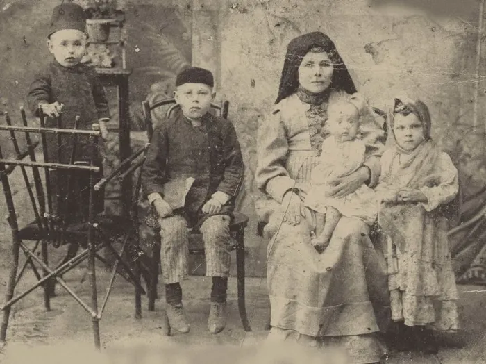 Framed Print : Kazan Tatar Family, 1900s Framed Print : Kazan Tatar Family, 1900s