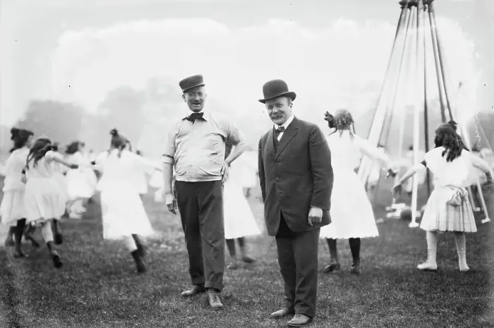 Framed Print : Keeper Snyder [and] Comm. Stover, between c1910 and c1915. Creator: Bain News Service