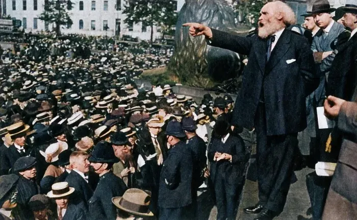 Framed Print : Keir Hardie gives a speech in Trafalgar Square, London, 2 August 1914, (1933). Creator: Unknown Framed Print : Keir Hardie gives a speech in Trafalgar Square, London, 2 August 1914, (1933). Creator: Unknown