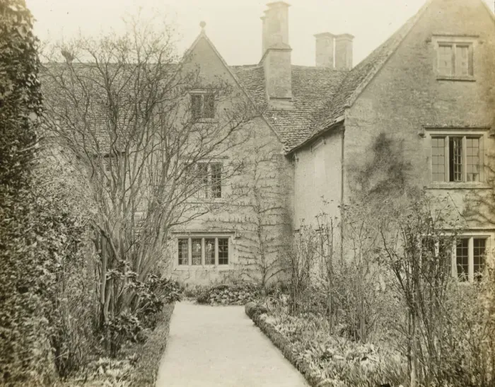 Framed Print : Kelmscott Manor: The Garden Front, 1896. Creator: Frederick Henry Evans Framed Print : Kelmscott Manor: The Garden Front, 1896. Creator: Frederick Henry Evans