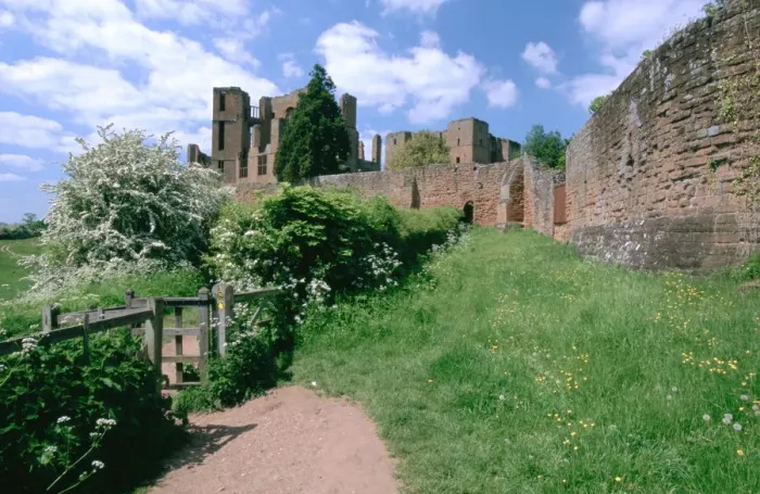 Framed Print : Kenilworth Castle, Warwickshire Framed Print : Kenilworth Castle, Warwickshire