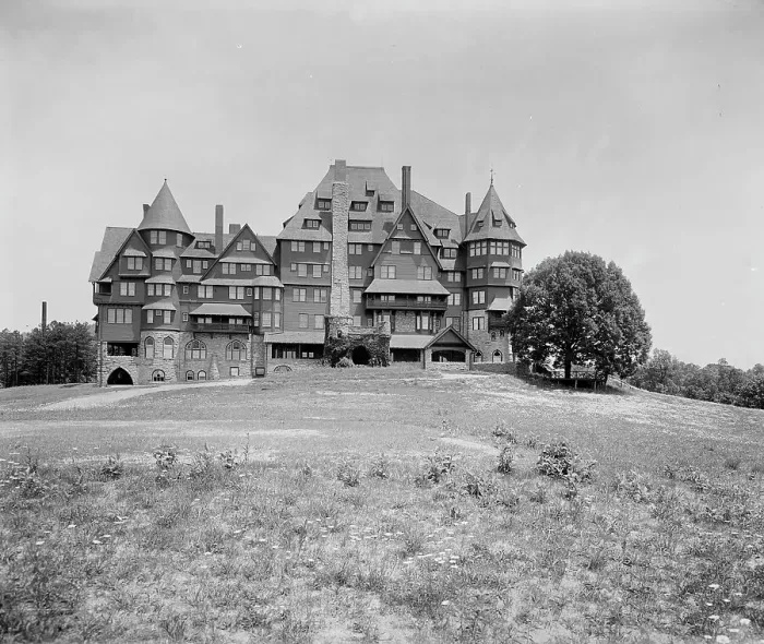 Framed Print : Kenilworth Inn, Asheville, N.C. c1902. Creator: William H. Jackson Framed Print : Kenilworth Inn, Asheville, N.C. c1902. Creator: William H. Jackson