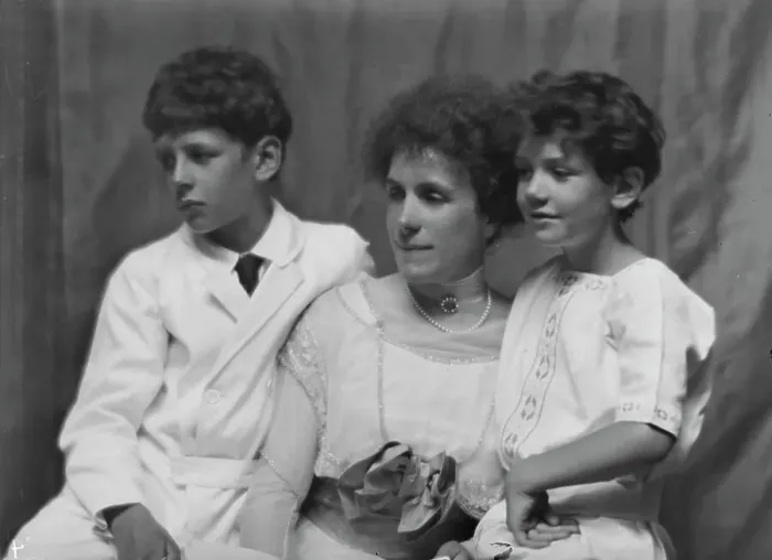 Framed Print : Kennerley, Mitchell, Mrs. and boys, portrait photograph, 1912 or 1913. Creator: Arnold Genthe Framed Print : Kennerley, Mitchell, Mrs. and boys, portrait photograph, 1912 or 1913. Creator: Arnold Genthe
