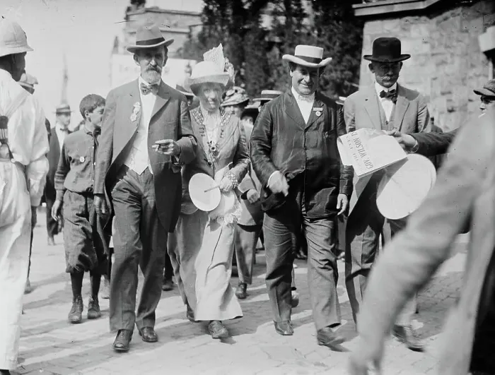 Framed Print : Kern, Mrs. Bryan, W.J. Bryan, and brother leaving hall, c1912. Creator: Bain News Service Framed Print : Kern, Mrs. Bryan, W.J. Bryan, and brother leaving hall, c1912. Creator: Bain News Service