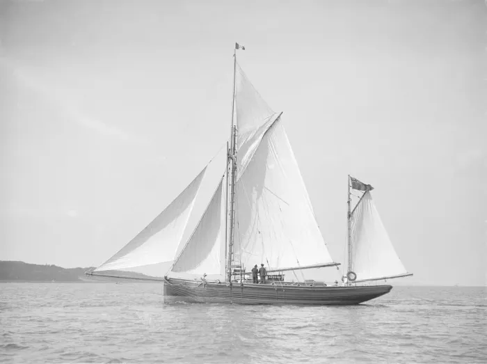 Framed Print : The ketch Apache under sail, 1911. Creator: Kirk & Sons of Cowes Framed Print : The ketch Apache under sail, 1911. Creator: Kirk & Sons of Cowes