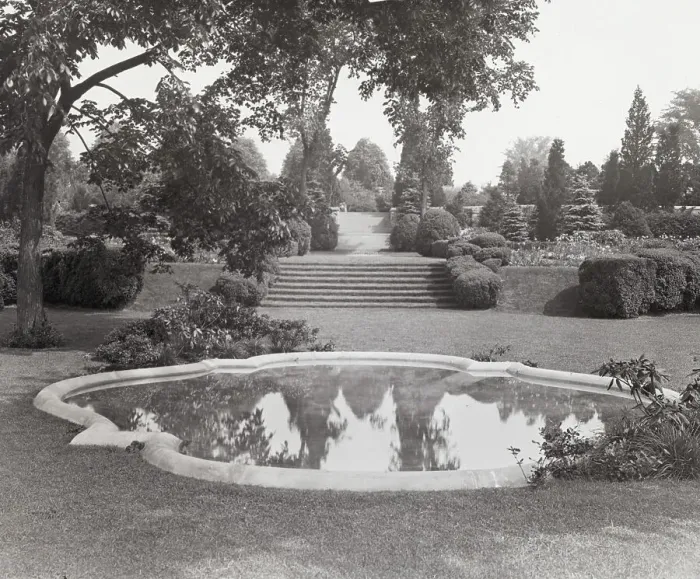 Framed Print : Killenworth, George Dupont Pratt house, Glen Cove, New York, c1918. Creator: Frances Benjamin Johnston. Killenworth, George Dupont Pratt house, Glen Cove, New York, c1918. Creator: Frances Benjamin Johnston Framed Print : Killenworth, George Dupont Pratt house, Glen Cove, New York, c1918. Creator: Frances Benjamin Johnston. Killenworth, George Dupont Pratt house, Glen Cove, New York, c1918. Creator: Frances Benjamin Johnston