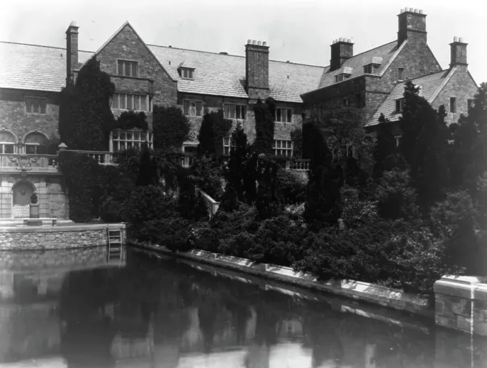 Framed Print : Killenworth, George Dupont Pratt house, Glen Cove, New York. c1915. Creator: Frances Benjamin Johnston. Killenworth, George Dupont Pratt house, Glen Cove, New York. c1915. Creator: Frances Benjamin Johnston Framed Print : Killenworth, George Dupont Pratt house, Glen Cove, New York. c1915. Creator: Frances Benjamin Johnston. Killenworth, George Dupont Pratt house, Glen Cove, New York. c1915. Creator: Frances Benjamin Johnston