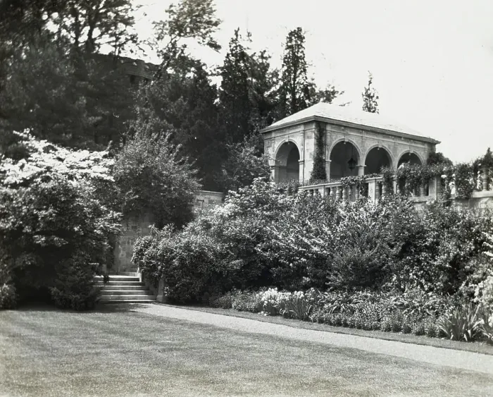 Framed Print : Killenworth, George Dupont Pratt house, Glen Cove, New York, c1918. Creator: Frances Benjamin Johnston. Killenworth, George Dupont Pratt house, Glen Cove, New York, c1918. Creator: Frances Benjamin Johnston Framed Print : Killenworth, George Dupont Pratt house, Glen Cove, New York, c1918. Creator: Frances Benjamin Johnston. Killenworth, George Dupont Pratt house, Glen Cove, New York, c1918. Creator: Frances Benjamin Johnston
