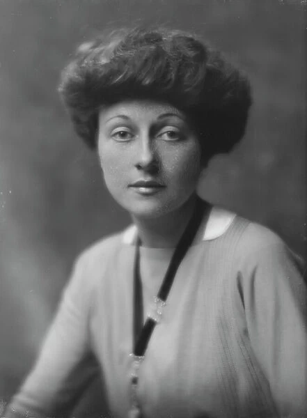 Kilmer, Willis Sharp, Miss, portrait photograph, 1917 June 18. Creator: Arnold Genthe