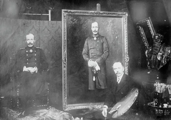 Framed Print : King of Albania sitting to Alfred Schwarz, between c1910 and c1915. Creator: Bain News Service Framed Print : King of Albania sitting to Alfred Schwarz, between c1910 and c1915. Creator: Bain News Service
