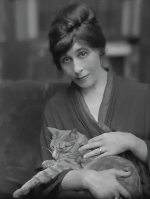 Framed Print : King, Daisy, Miss, with Buzzer the cat, portrait photograph, 1914 June. Creator: Arnold Genthe Framed Print : King, Daisy, Miss, with Buzzer the cat, portrait photograph, 1914 June. Creator: Arnold Genthe