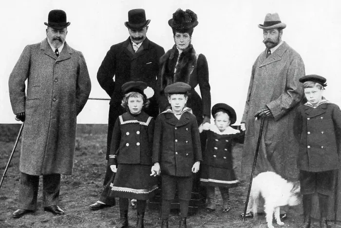 Framed Print : King Edward, the Kaiser, Queen Alexandra and King George, c1903 (1935) Framed Print : King Edward, the Kaiser, Queen Alexandra and King George, c1903 (1935)