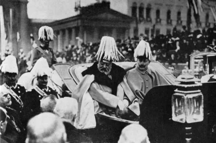 Framed Print : King Edward VII and Kaiser Wilhelm II in Berlin, February 1909 (1964) Framed Print : King Edward VII and Kaiser Wilhelm II in Berlin, February 1909 (1964)