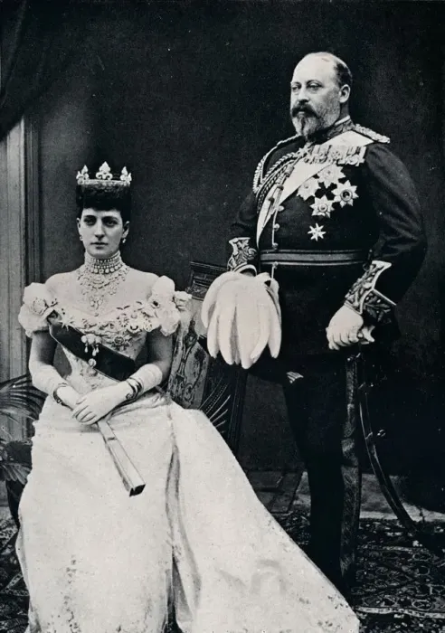 Framed Print : King Edward VII and Queen Alexandra, c1902 (1911). Artist: WS Stuart Framed Print : King Edward VII and Queen Alexandra, c1902 (1911). Artist: WS Stuart