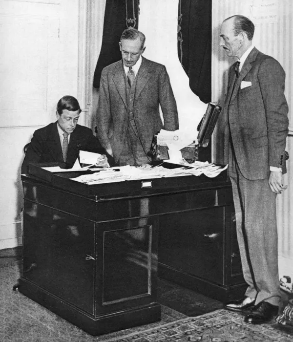 Framed Print : King Edward VIII at work with his staff in St Jamess Palace, London, 1936