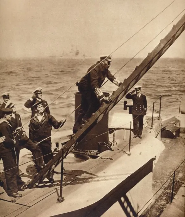 Framed Print : King George V afloat with his Navy, c1910s (1935) Framed Print : King George V afloat with his Navy, c1910s (1935)