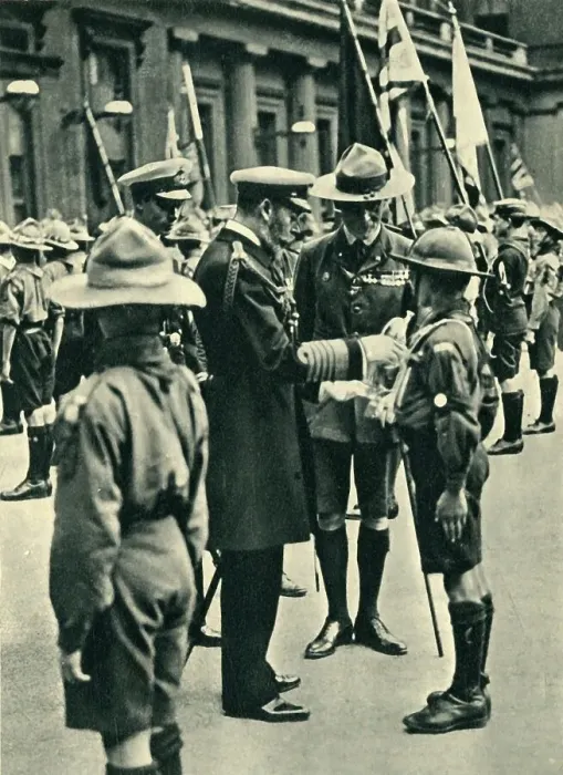 Framed Print : King George V with Lord Baden-Powell Inspecting Boy Scouts, 1920, 1944. Creator: Unknown Framed Print : King George V with Lord Baden-Powell Inspecting Boy Scouts, 1920, 1944. Creator: Unknown