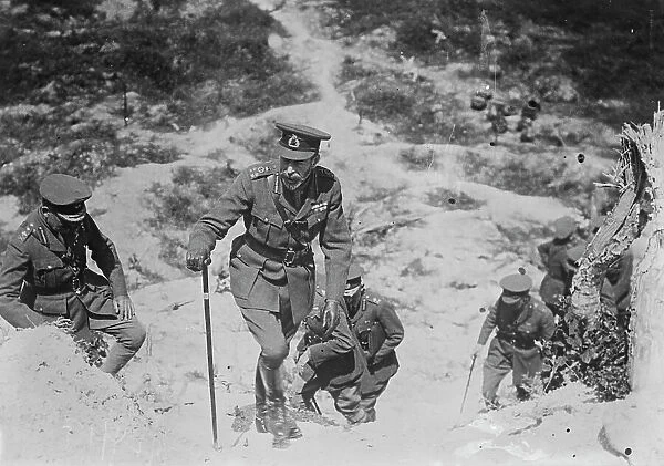 King George V mounting Butte De Warlencourt, 13 Jul 1917. Creator: Bain News Service