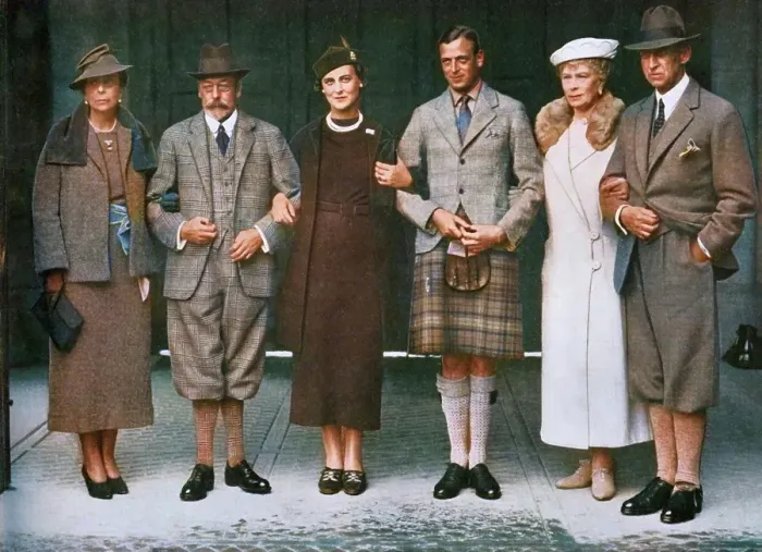 Framed Print : King George V, Queen Mary, Prince George, Princess Marina...at Balmoral in 1934, (1951). Creator: Unknown. King George V, Queen Mary, Prince George, Princess Marina...at Balmoral in 1934, (1951). Creator: Unknown Framed Print : King George V, Queen Mary, Prince George, Princess Marina...at Balmoral in 1934, (1951). Creator: Unknown. King George V, Queen Mary, Prince George, Princess Marina...at Balmoral in 1934, (1951). Creator: Unknown