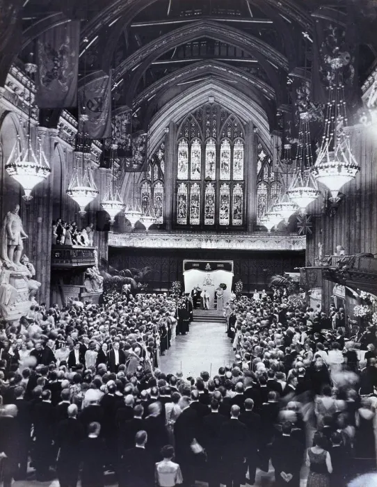 Framed Print : King George V and Queen Marys Jubilee at the Guildhall, London, 1935 Framed Print : King George V and Queen Marys Jubilee at the Guildhall, London, 1935