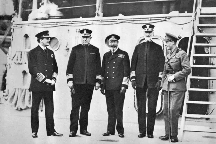 Framed Print : King George V visiting the fleet, November 1917 (1935) Framed Print : King George V visiting the fleet, November 1917 (1935)