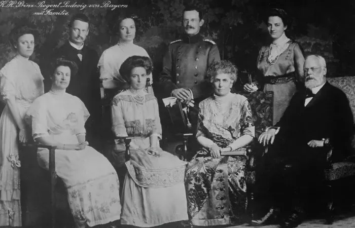 Framed Print : King Ludwig of Bavaria & Family, between c1915 and c1920. Creator: Bain News Service. King Ludwig of Bavaria & Family, between c1915 and c1920. Creator: Bain News Service Framed Print : King Ludwig of Bavaria & Family, between c1915 and c1920. Creator: Bain News Service. King Ludwig of Bavaria & Family, between c1915 and c1920. Creator: Bain News Service
