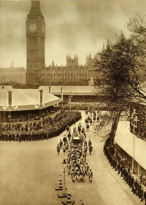 Framed Print : The King and Queen Approaching Westminster Abbey, 1937. Creator: Photochrom Co Ltd of London Framed Print : The King and Queen Approaching Westminster Abbey, 1937. Creator: Photochrom Co Ltd of London