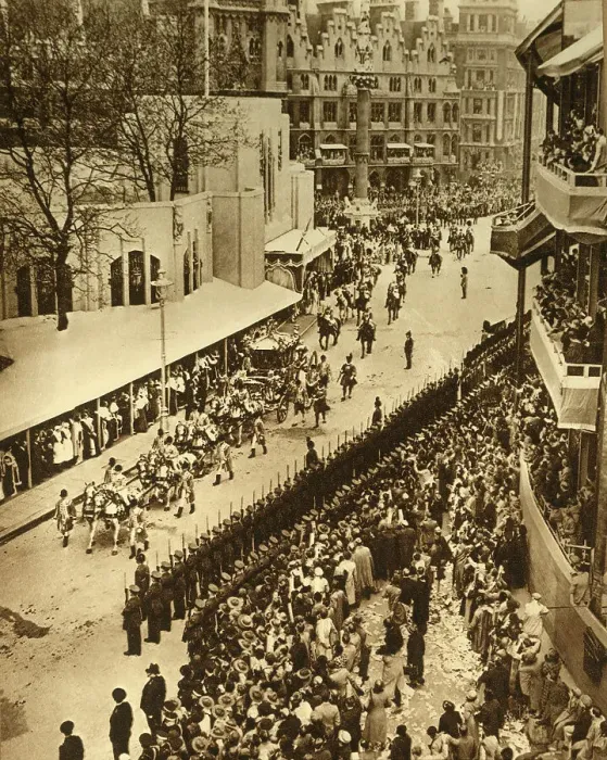 Framed Print : The King and Queen Leaving Westminster Abbey, 1937. Creator: Photochrom Co Ltd of London Framed Print : The King and Queen Leaving Westminster Abbey, 1937. Creator: Photochrom Co Ltd of London