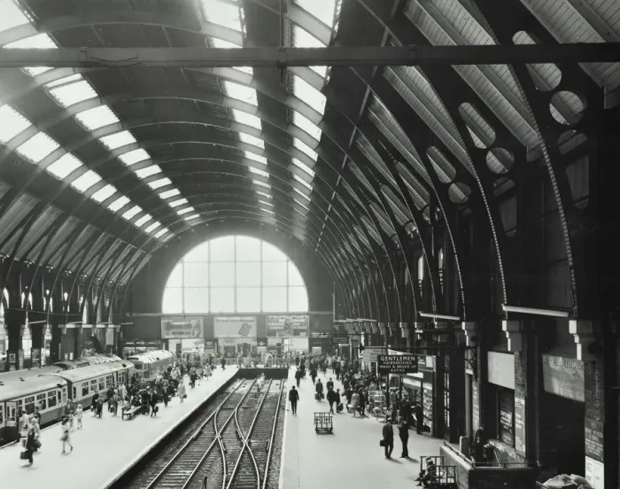 Framed Print : Kings Cross Station, Camden, London, 1970 Framed Print : Kings Cross Station, Camden, London, 1970