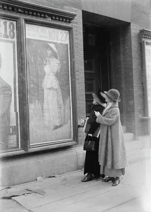 Framed Print : Kitty Cheatham & Soller, 1917. Creator: Bain News Service Framed Print : Kitty Cheatham & Soller, 1917. Creator: Bain News Service