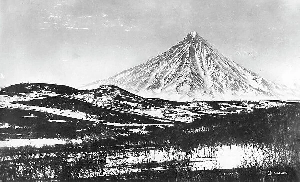 Klyuchevskoy volcano, 1922-1923. Creator: Rene Malaise