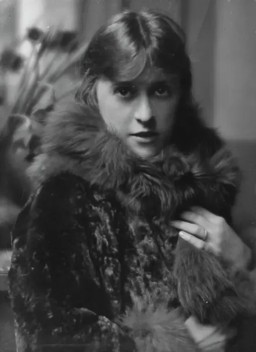 Framed Print : Knox, P.C. Jr. Mrs. portrait photograph, 1915 Feb. 28. Creator: Arnold Genthe Framed Print : Knox, P.C. Jr. Mrs. portrait photograph, 1915 Feb. 28. Creator: Arnold Genthe