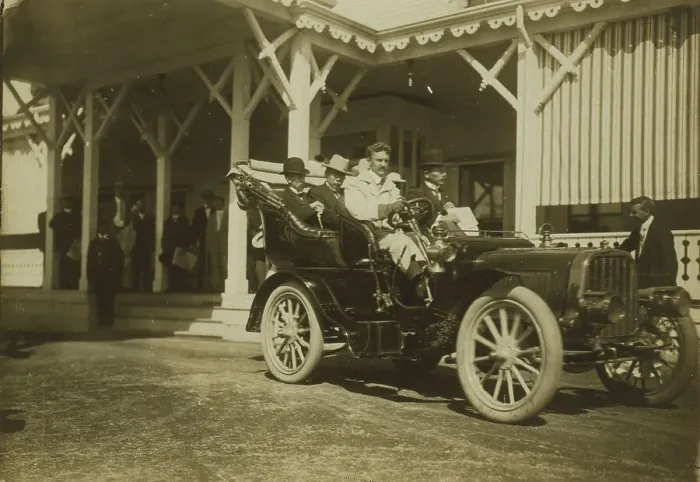 Framed Print : Komura and Takahira leaving Wentworth Hotel for peace conference, 1905. Creator: Unknown Framed Print : Komura and Takahira leaving Wentworth Hotel for peace conference, 1905. Creator: Unknown