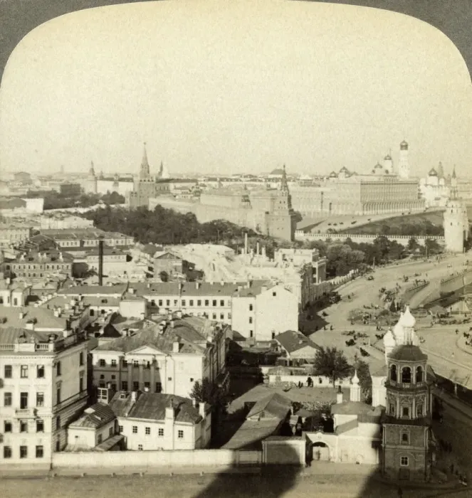 Framed Print : Kremlin Wall, Moscow, Russia. Artist: Underwood & Underwood Framed Print : Kremlin Wall, Moscow, Russia. Artist: Underwood & Underwood
