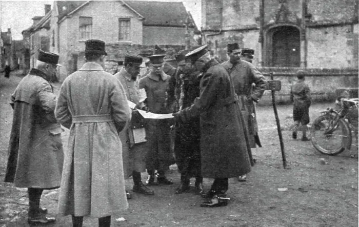 Framed Print : L amalgame franco-americain'; le general Pershing examinant la carte au milieu... 1918. Creator: Unknown. L amalgame franco-americain'; le general Pershing examinant la carte au milieu... 1918. Creator: Unknown Framed Print : L amalgame franco-americain'; le general Pershing examinant la carte au milieu... 1918. Creator: Unknown. L amalgame franco-americain'; le general Pershing examinant la carte au milieu... 1918. Creator: Unknown