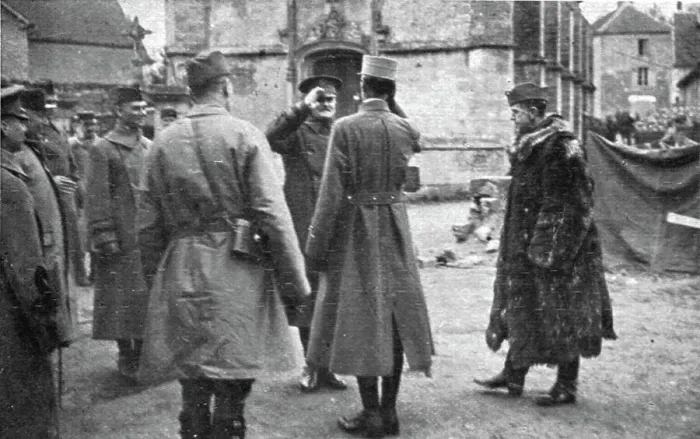 Framed Print : L amalgame franco-americain'; rencontre du general Pershing et du general Micheler... 1918. Creator: Unknown. L amalgame franco-americain'; rencontre du general Pershing et du general Micheler... 1918. Creator: Unknown Framed Print : L amalgame franco-americain'; rencontre du general Pershing et du general Micheler... 1918. Creator: Unknown. L amalgame franco-americain'; rencontre du general Pershing et du general Micheler... 1918. Creator: Unknown