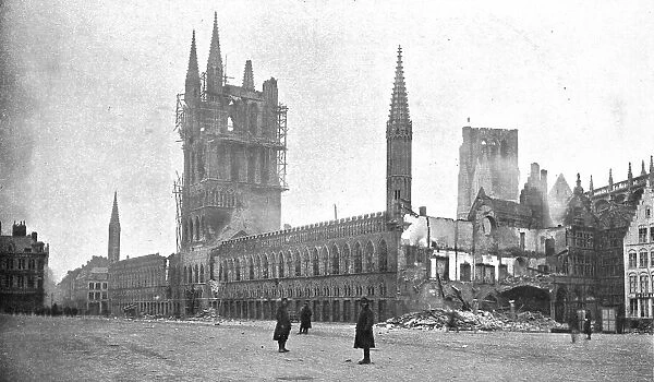 La Bataille des Flandres; A Ypres, le 24 novembre 1914: les ruines des Halles, 1914 Creator: Unknown