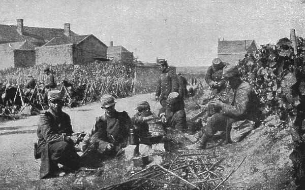 'La Bataille de la Marne; Pendant la poursuite, une halte a l'entrée d'Ay, 1914. Creator: Unknown