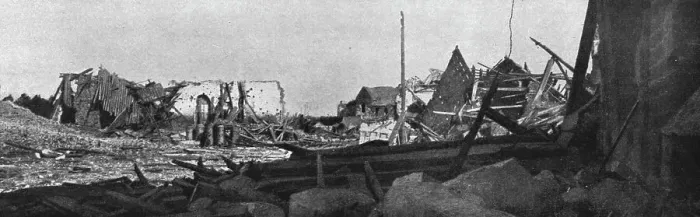 Framed Print : La Bataille de la Somme; Dans les ruines de Biaches, 1916. Creator: Unknown Framed Print : La Bataille de la Somme; Dans les ruines de Biaches, 1916. Creator: Unknown