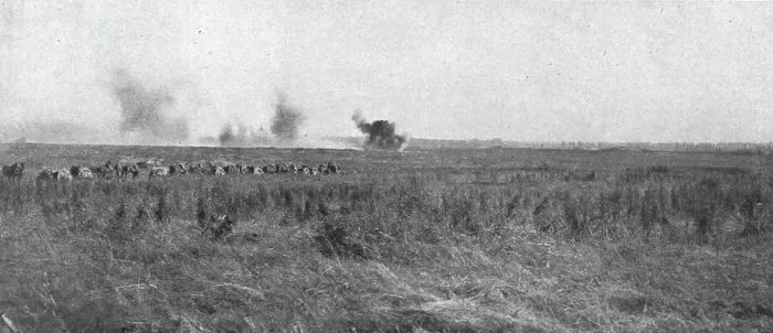 Framed Print : La Bataille de la Somme; En terrain reconquis: une batterie francaise d'artillerie de... 1916. Creator: Unknown Framed Print : La Bataille de la Somme; En terrain reconquis: une batterie francaise d'artillerie de... 1916. Creator: Unknown