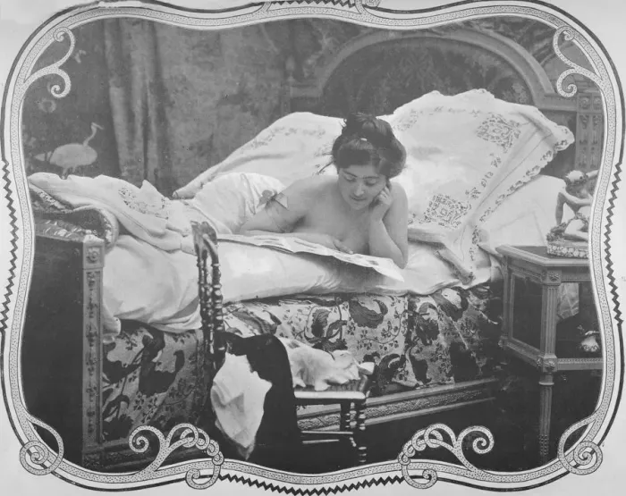 Framed Print : La Belle Image, 1900 Framed Print : La Belle Image, 1900